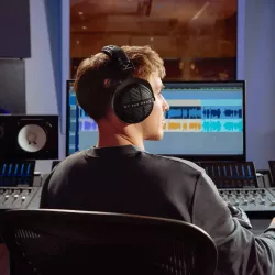 Beyerdynamic جانشین هدفون DT 990 PRO را معرفی کرد